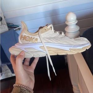 Hoka Clifton Edge 7.5